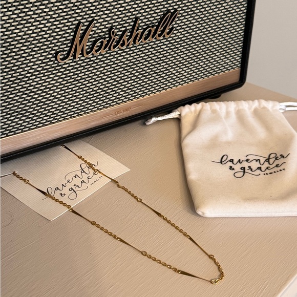 Lavender & Grace Gold Bar Necklace - Picture 3 of 4